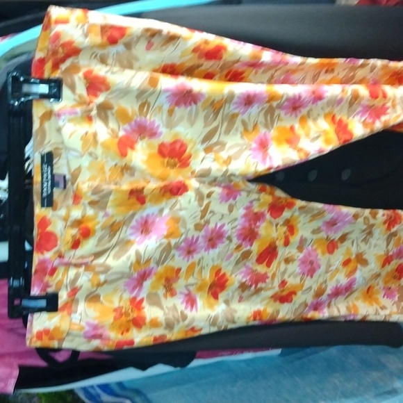 Rampage women's yellow floral Capri pants Sz 11 NWoT - Picture 17 of 17